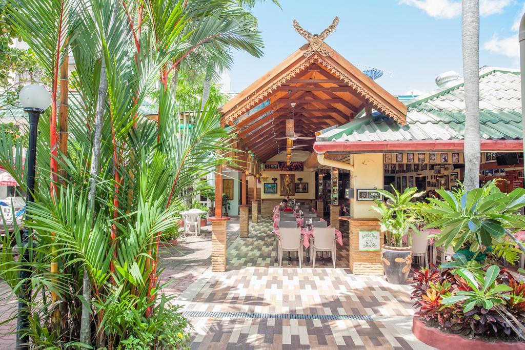 होटल The Expat Patong