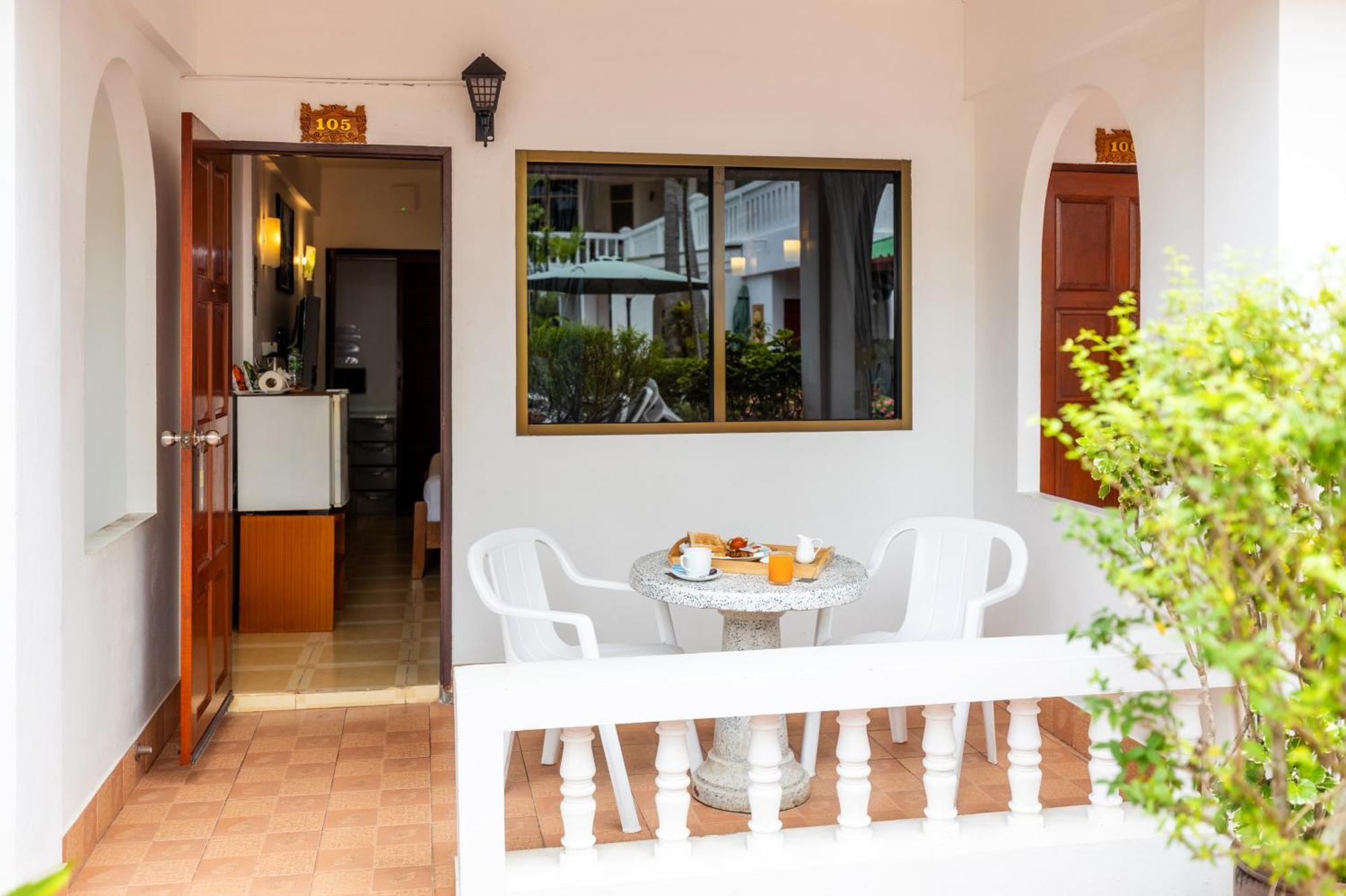 Hotel The Expat
